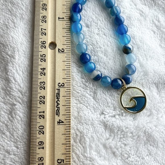 Handcrafted wave charm bracelet - Picture 5 of 6